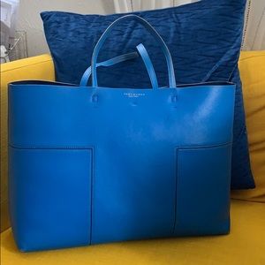 Gorgeous blue Tory Burch bag!